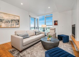 SHOW STOPPING VIEW—1 BEDROOM!